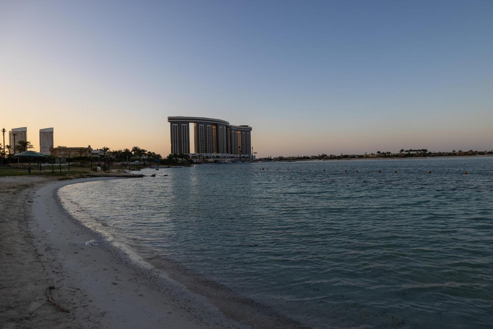 Porto Golf Marina Aqua Park & Beach Access By Best Of Bedz El Alamein Kültér fotó